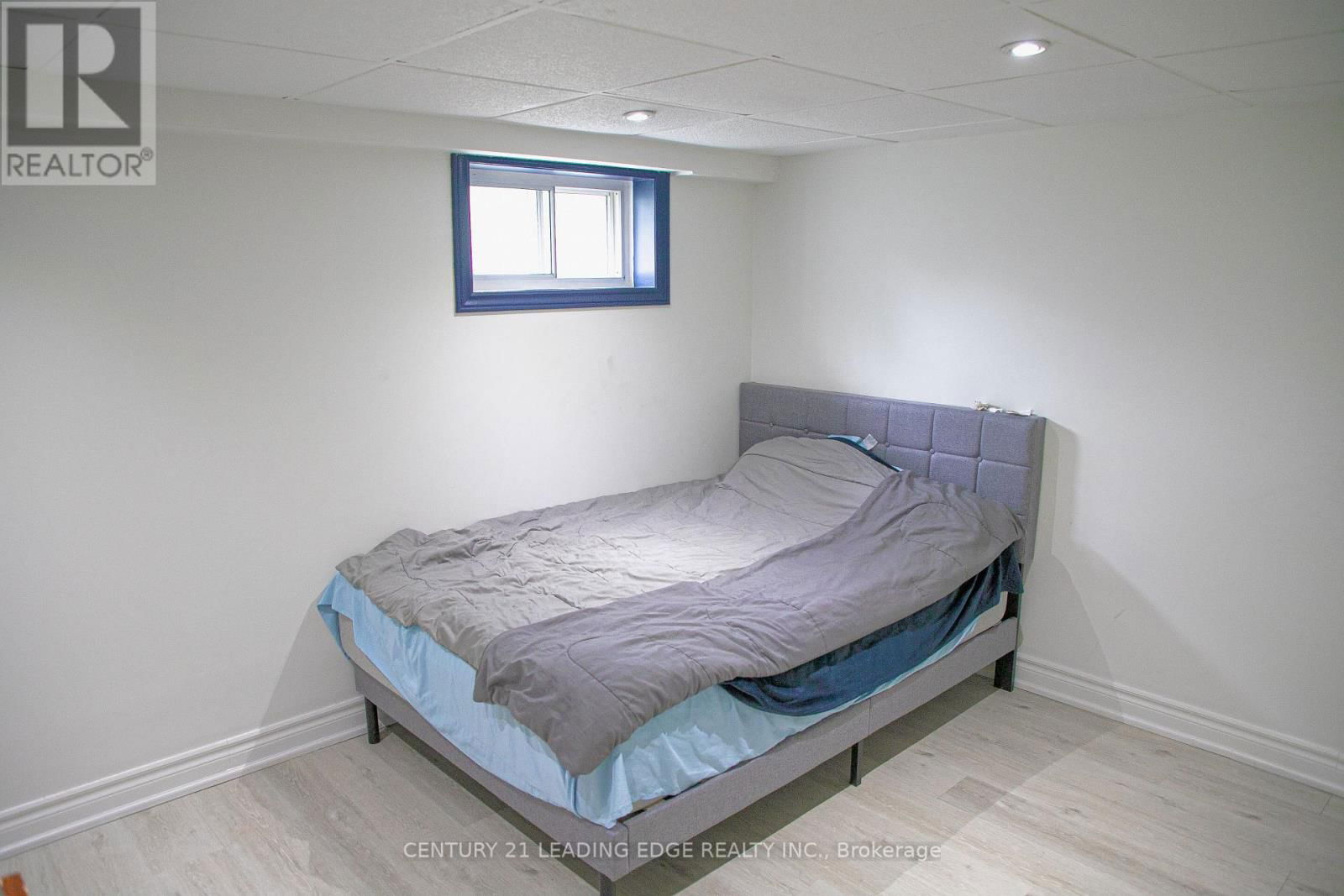 14376 JANE STREET Image 28