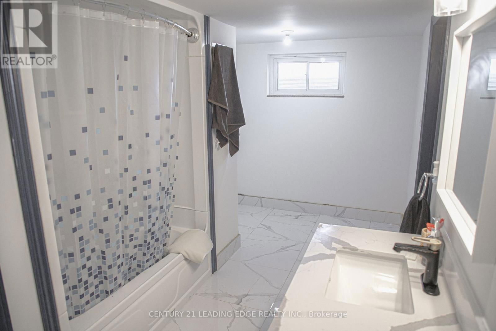 14376 JANE STREET Image 31