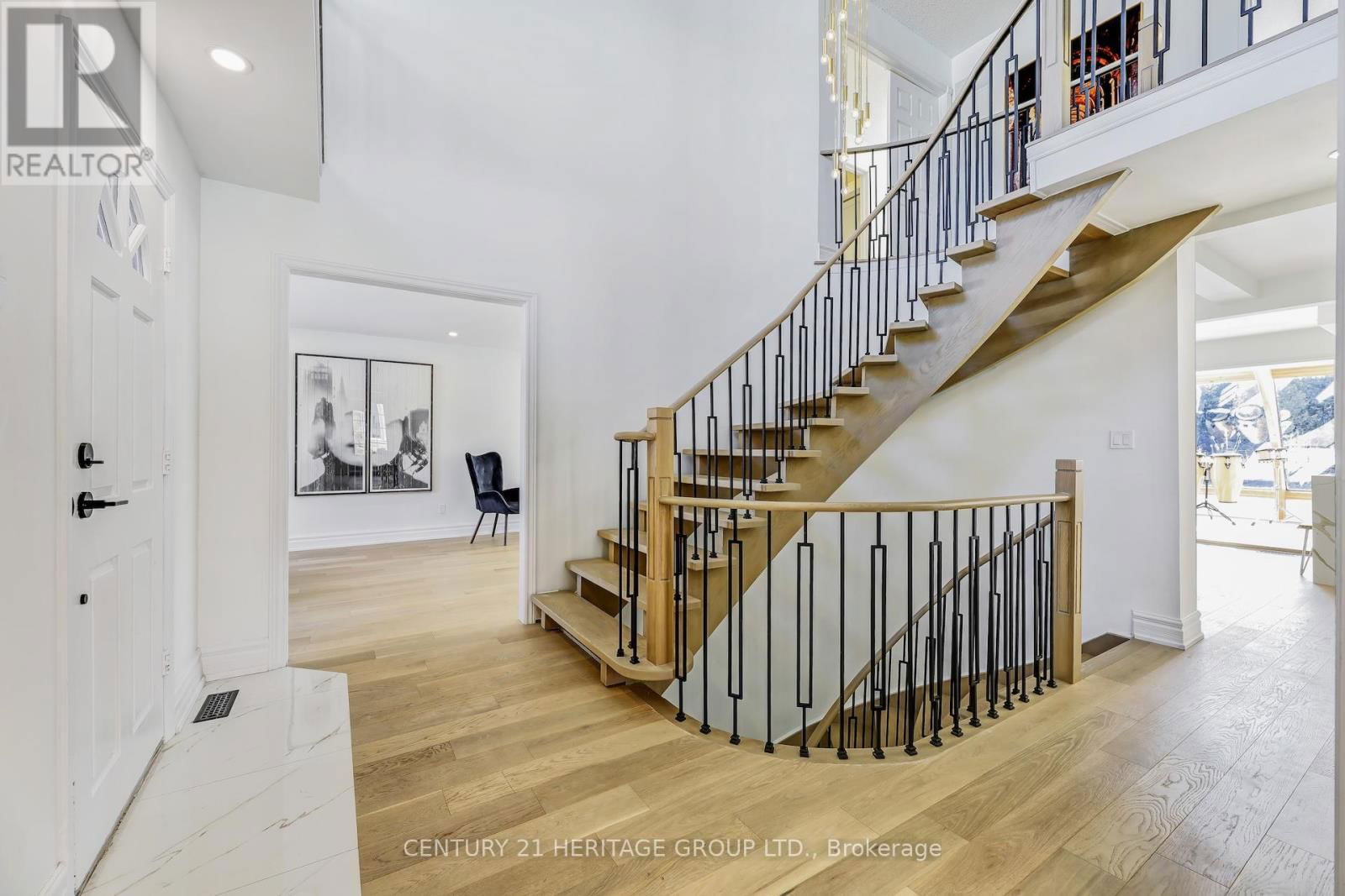 243 MURRAY DRIVE Image 18