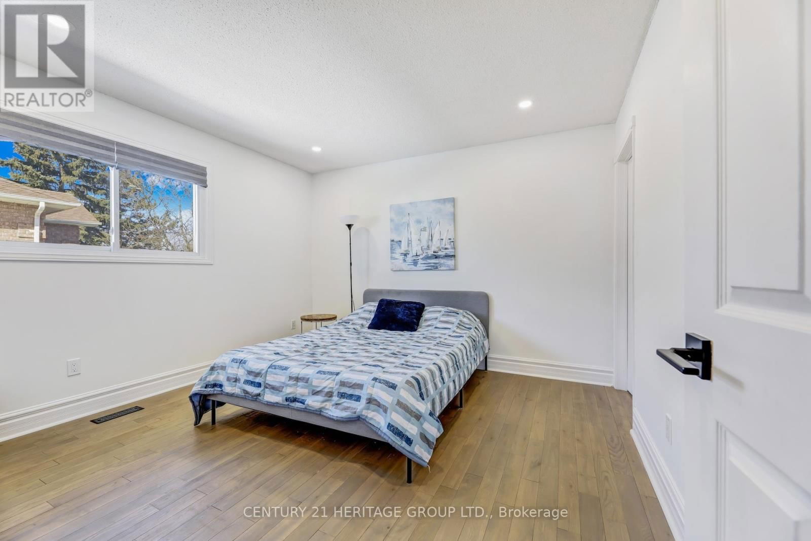 243 MURRAY DRIVE Image 21