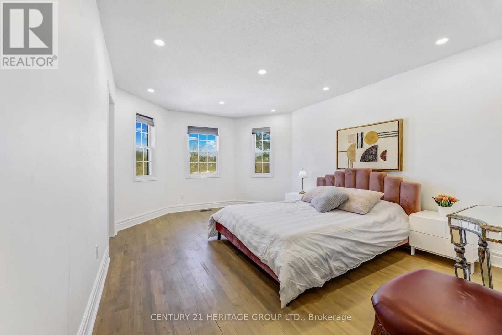 243 MURRAY DRIVE Image 25