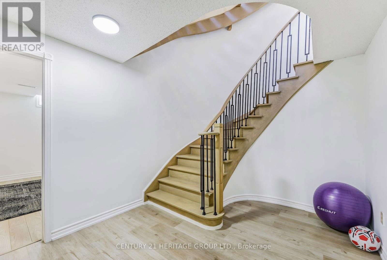 243 MURRAY DRIVE Image 29