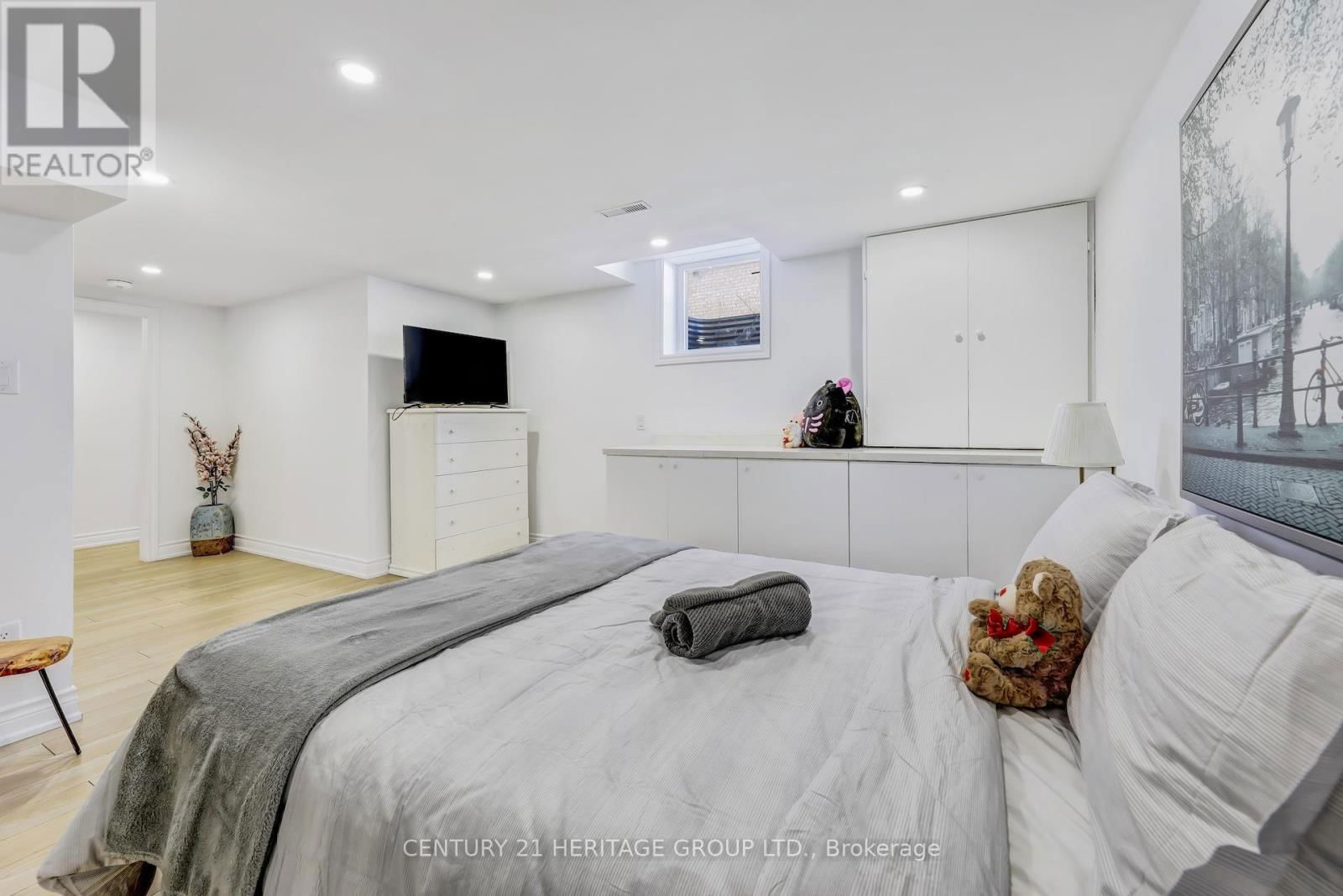243 MURRAY DRIVE Image 36