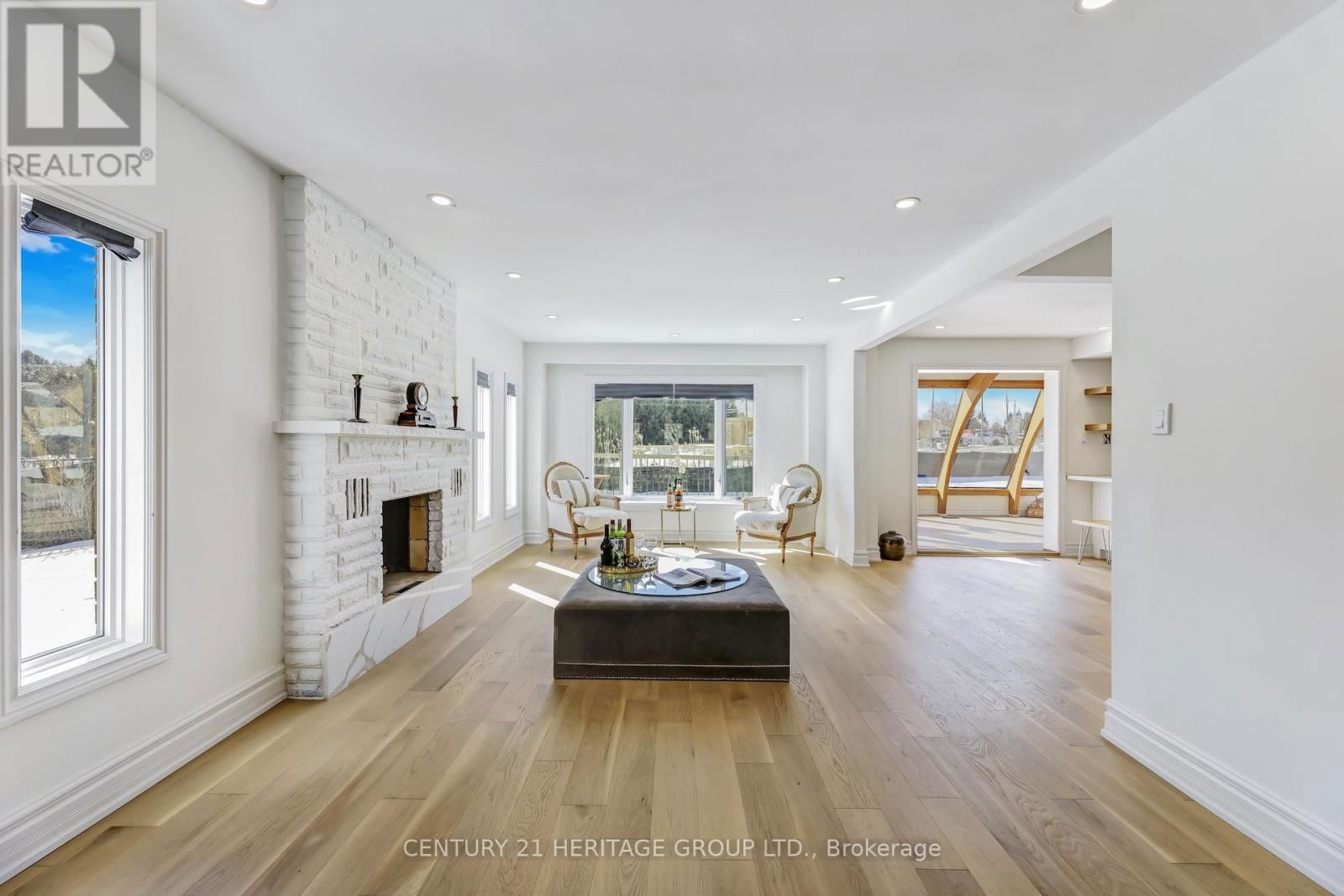 243 MURRAY DRIVE Image 8