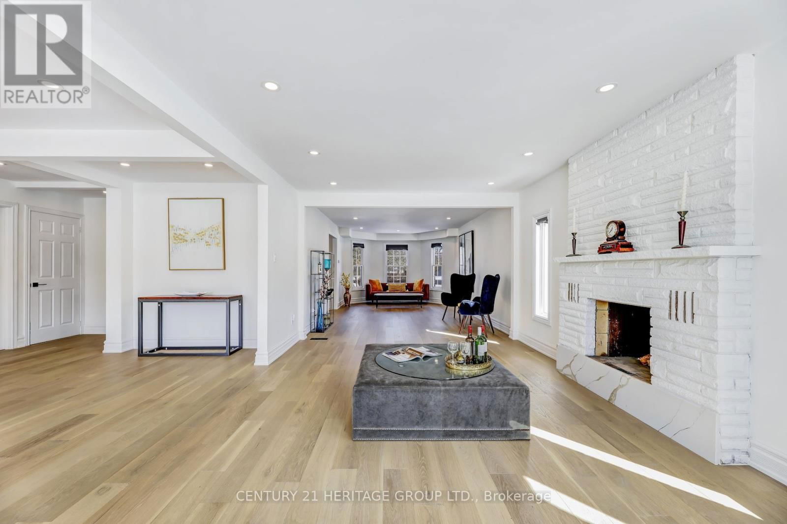 243 MURRAY DRIVE Image 9