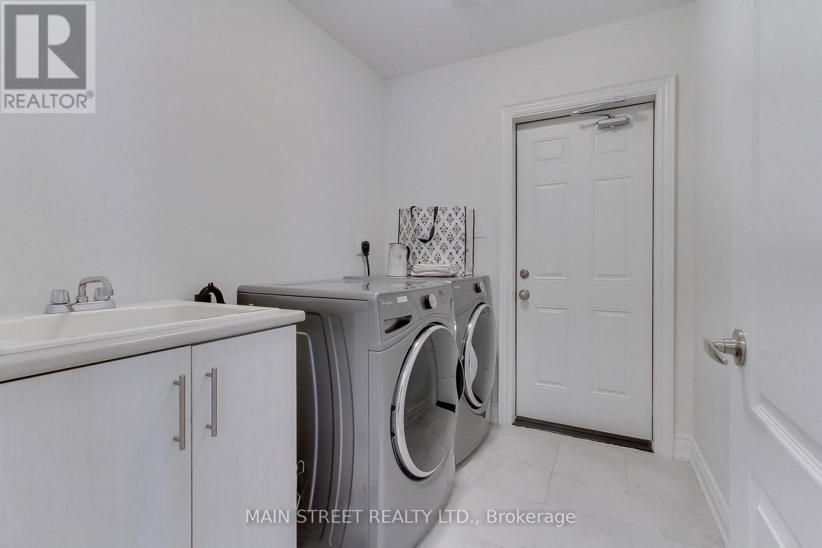 58 SHARONVIEW CRESCENT Image 18