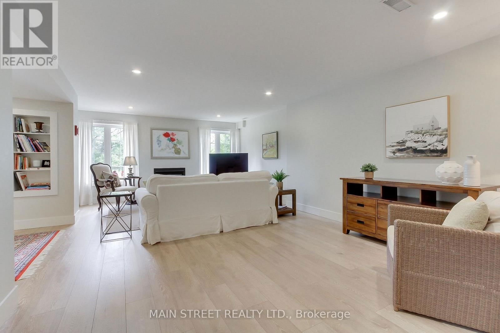 58 SHARONVIEW CRESCENT Image 30
