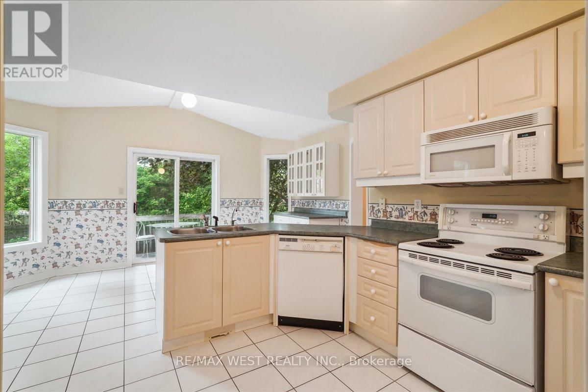 204 MILLARD STREET Image 3