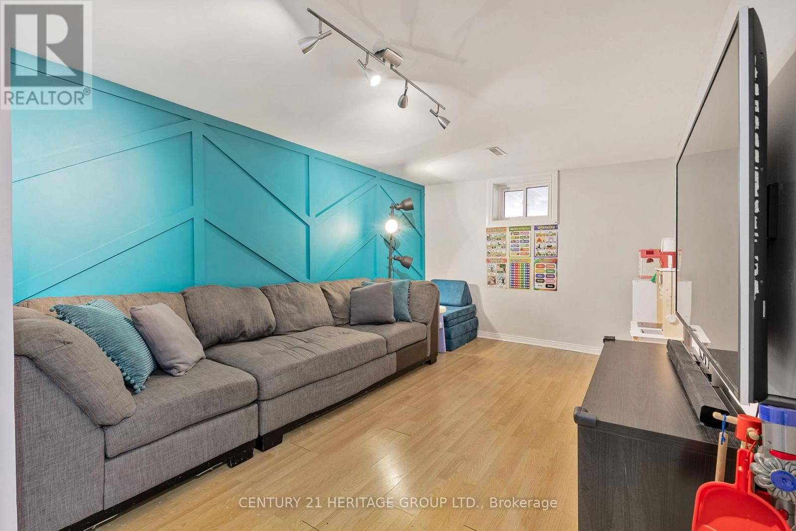 53 TURNER COURT Image 25