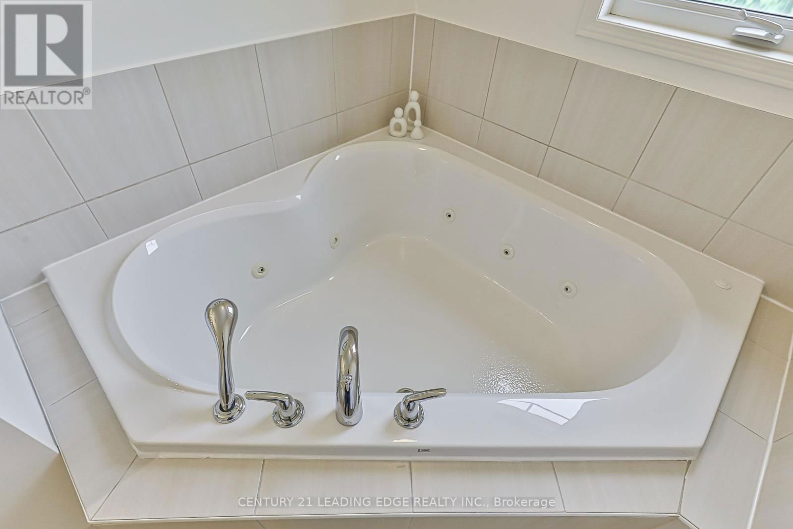 13 LODESTONE LANE Image 28