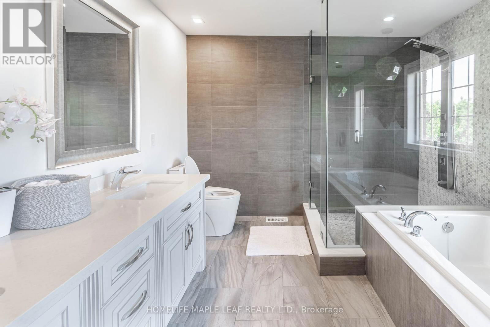 31 MAURIER BOULEVARD Image 16