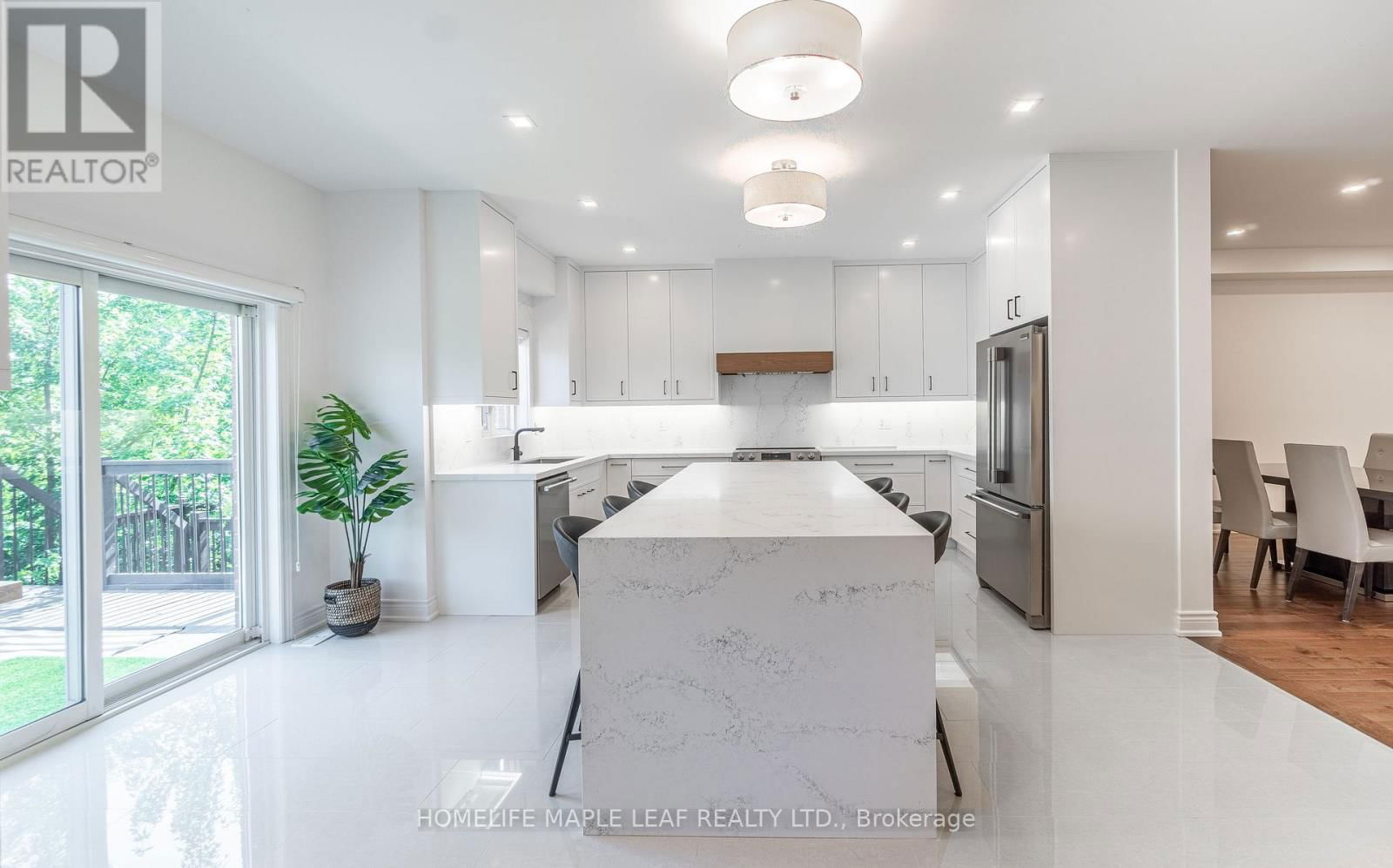 31 MAURIER BOULEVARD Image 6