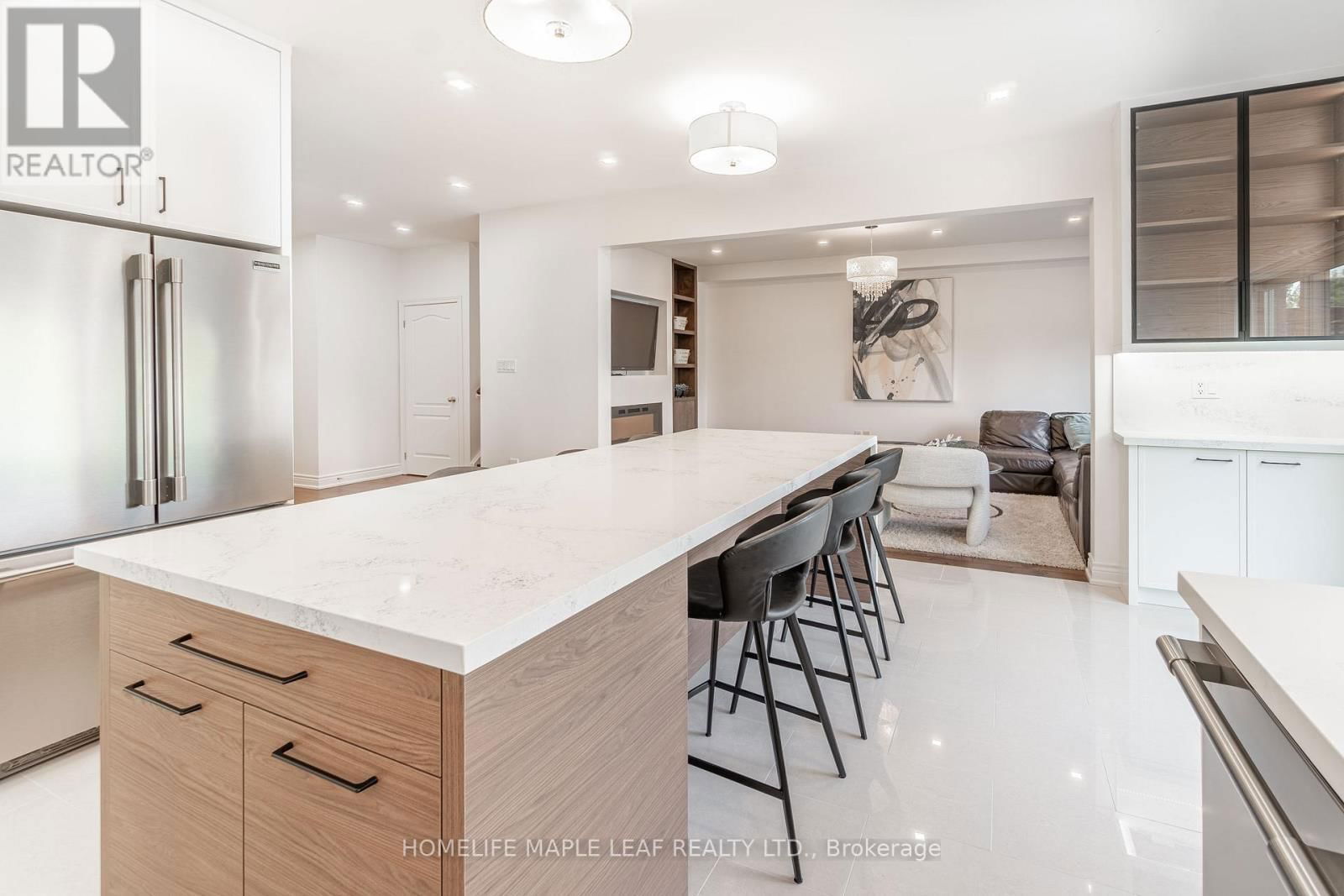 31 MAURIER BOULEVARD Image 7