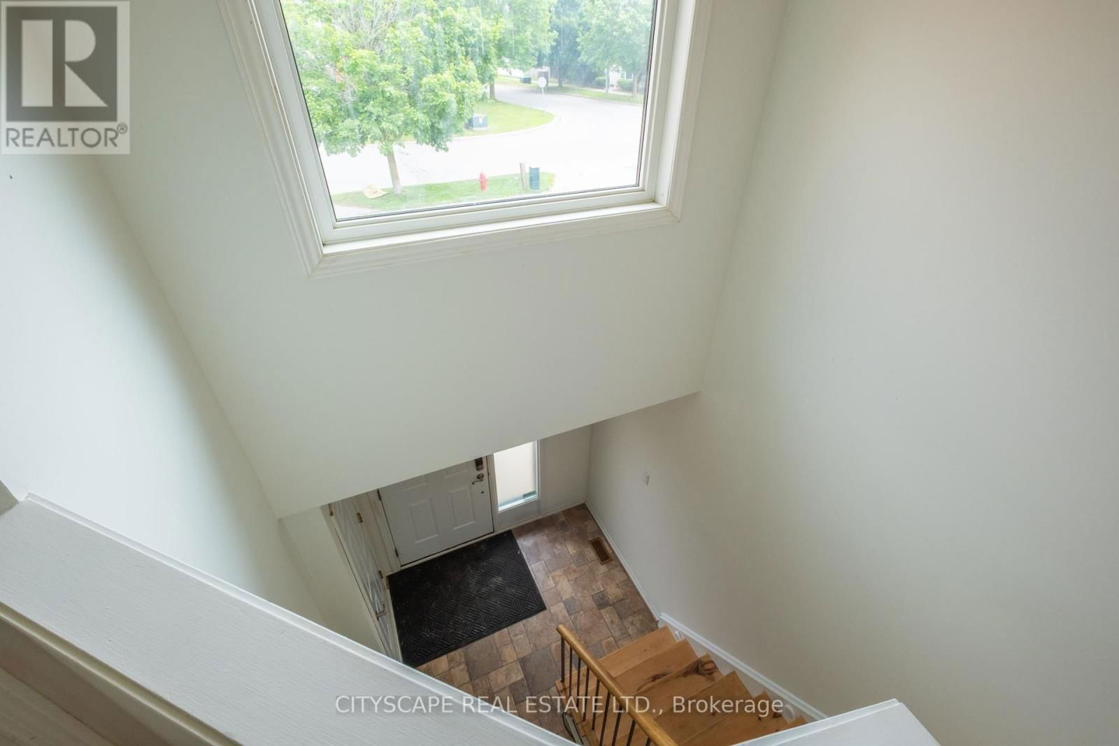 2176 FERGUSON STREET Image 15
