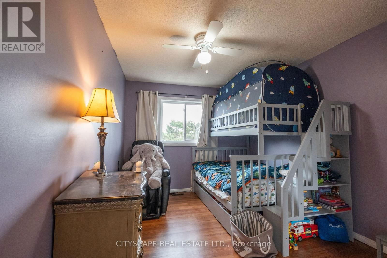 2176 FERGUSON STREET Image 17