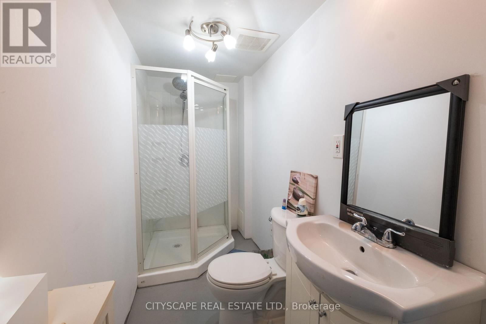 2176 FERGUSON STREET Image 24