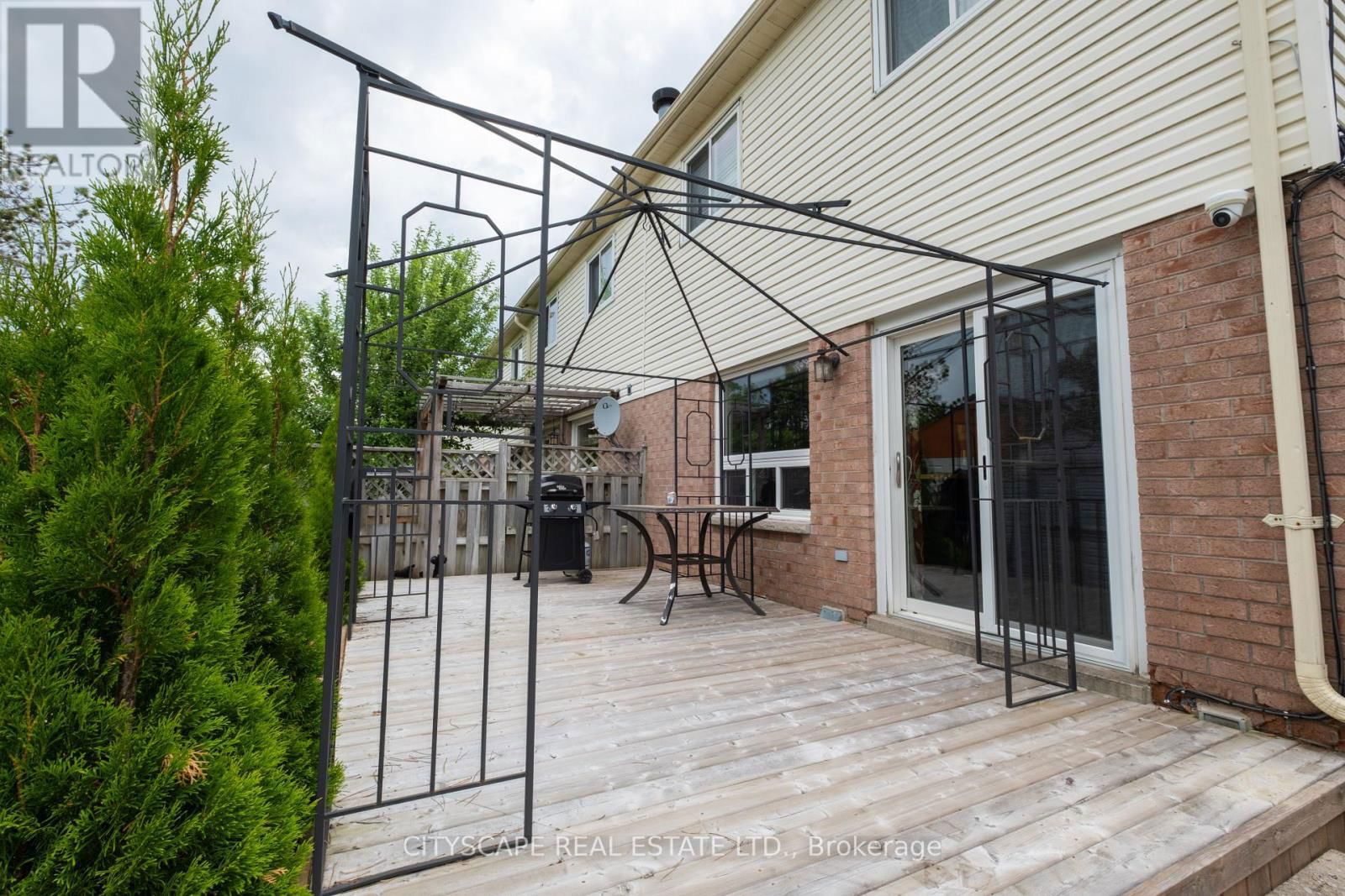 2176 FERGUSON STREET Image 30
