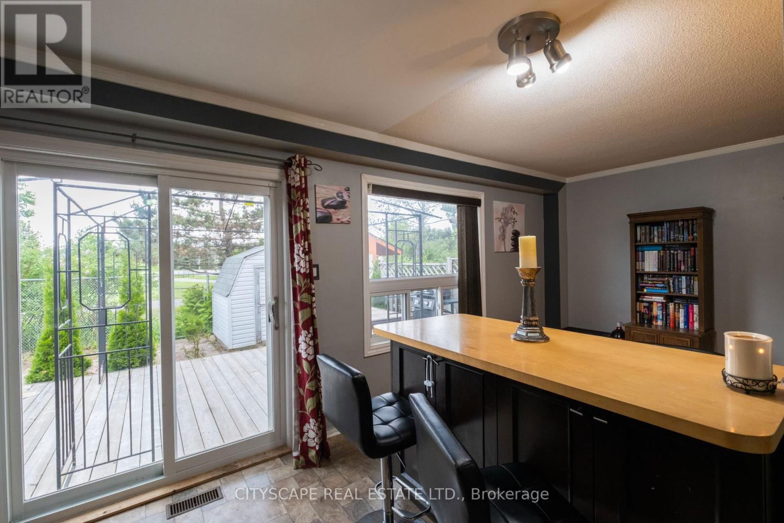 2176 FERGUSON STREET Image 6