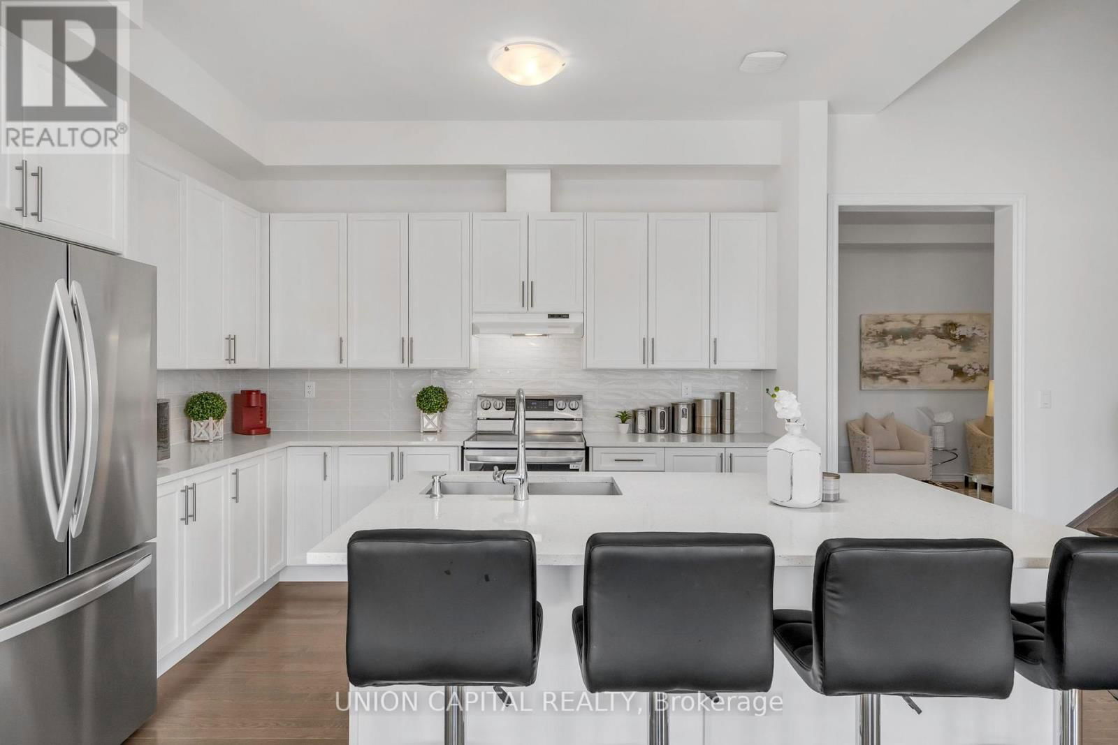 123 HALLDORSON AVENUE Image 10