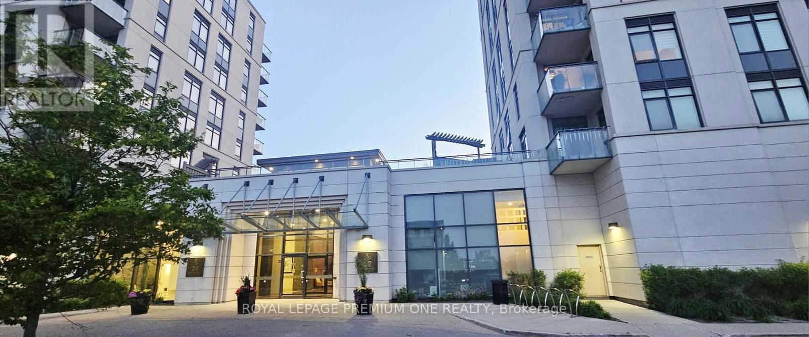 706 - 24 WOODSTREAM BOULEVARD Image 3