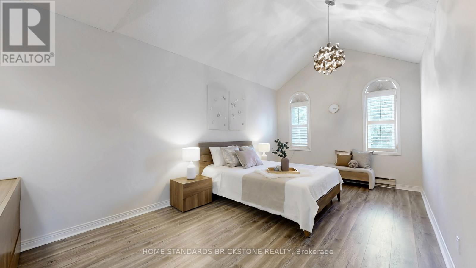 20 BROWNSTONE CIRCLE Image 13