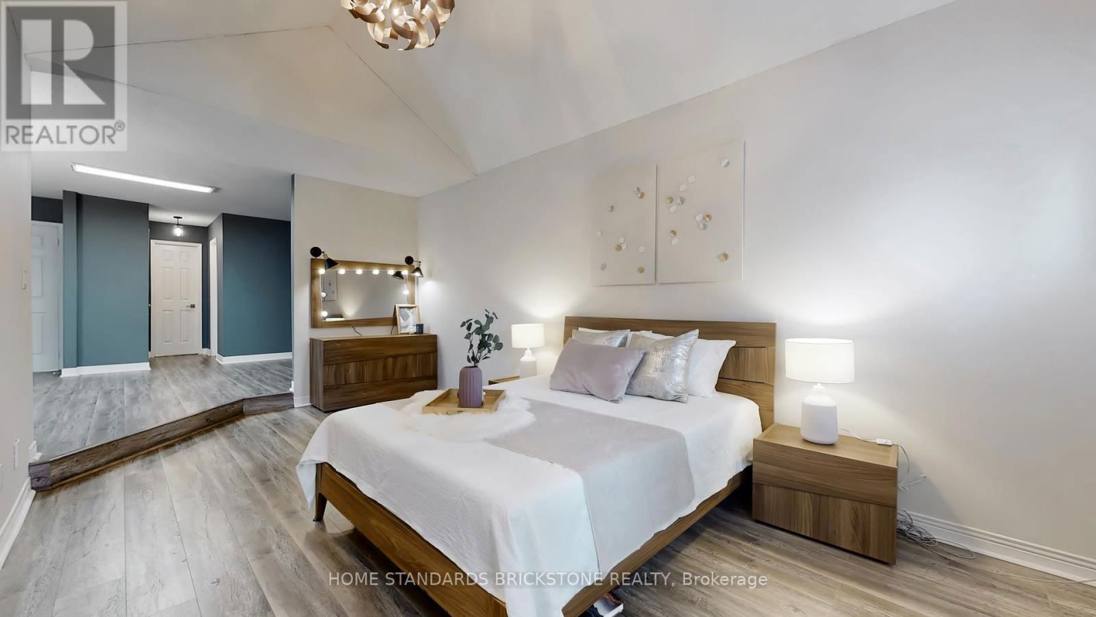 20 BROWNSTONE CIRCLE Image 14