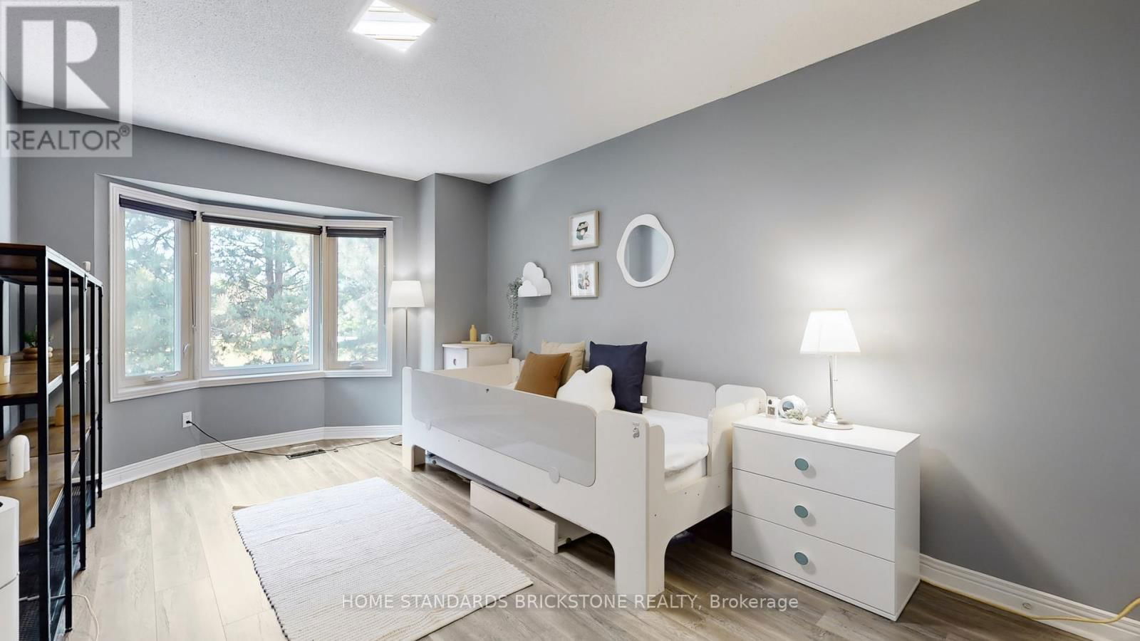 20 BROWNSTONE CIRCLE Image 17