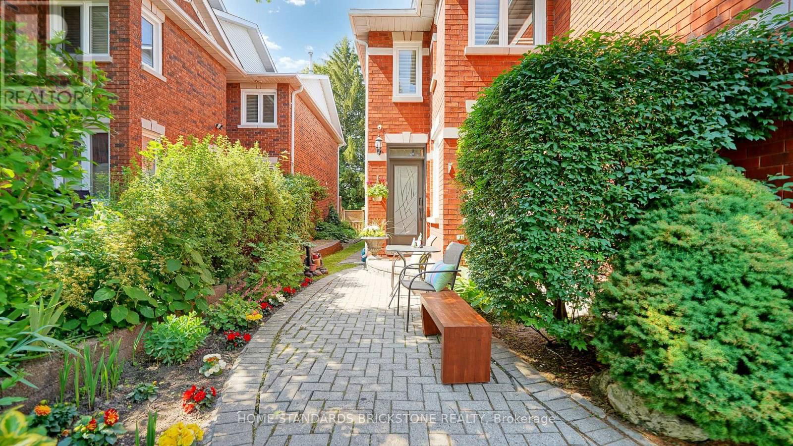 20 BROWNSTONE CIRCLE Image 2