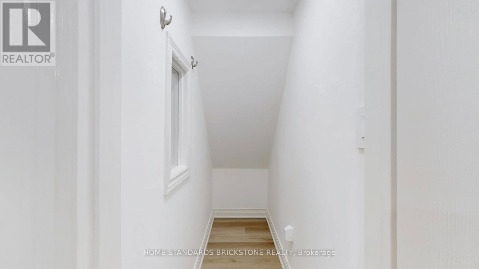 20 BROWNSTONE CIRCLE Image 24