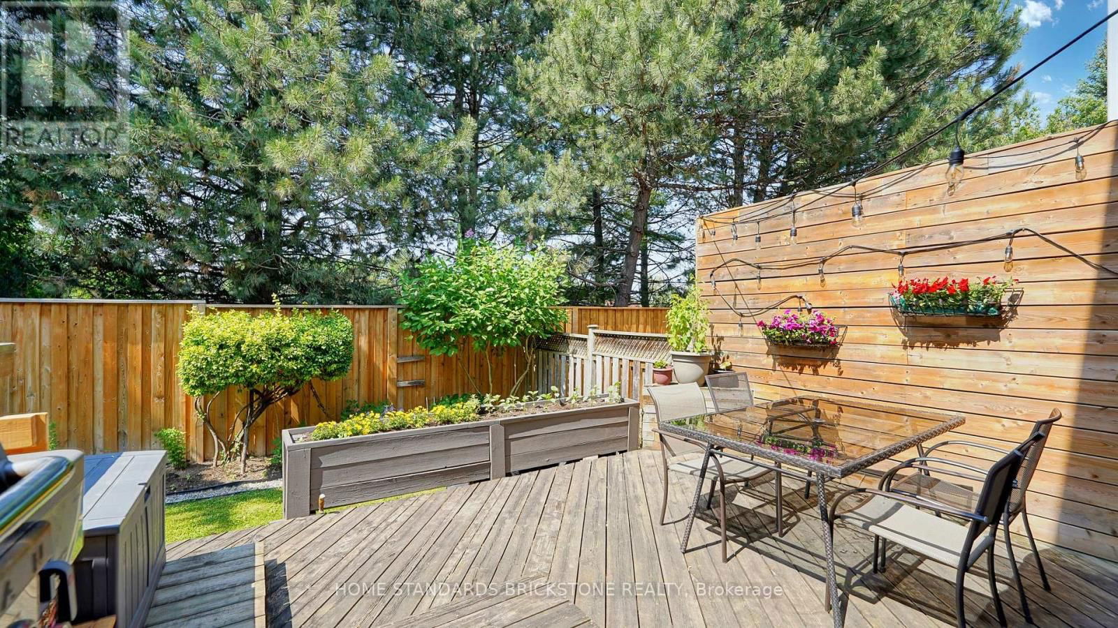 20 BROWNSTONE CIRCLE Image 27