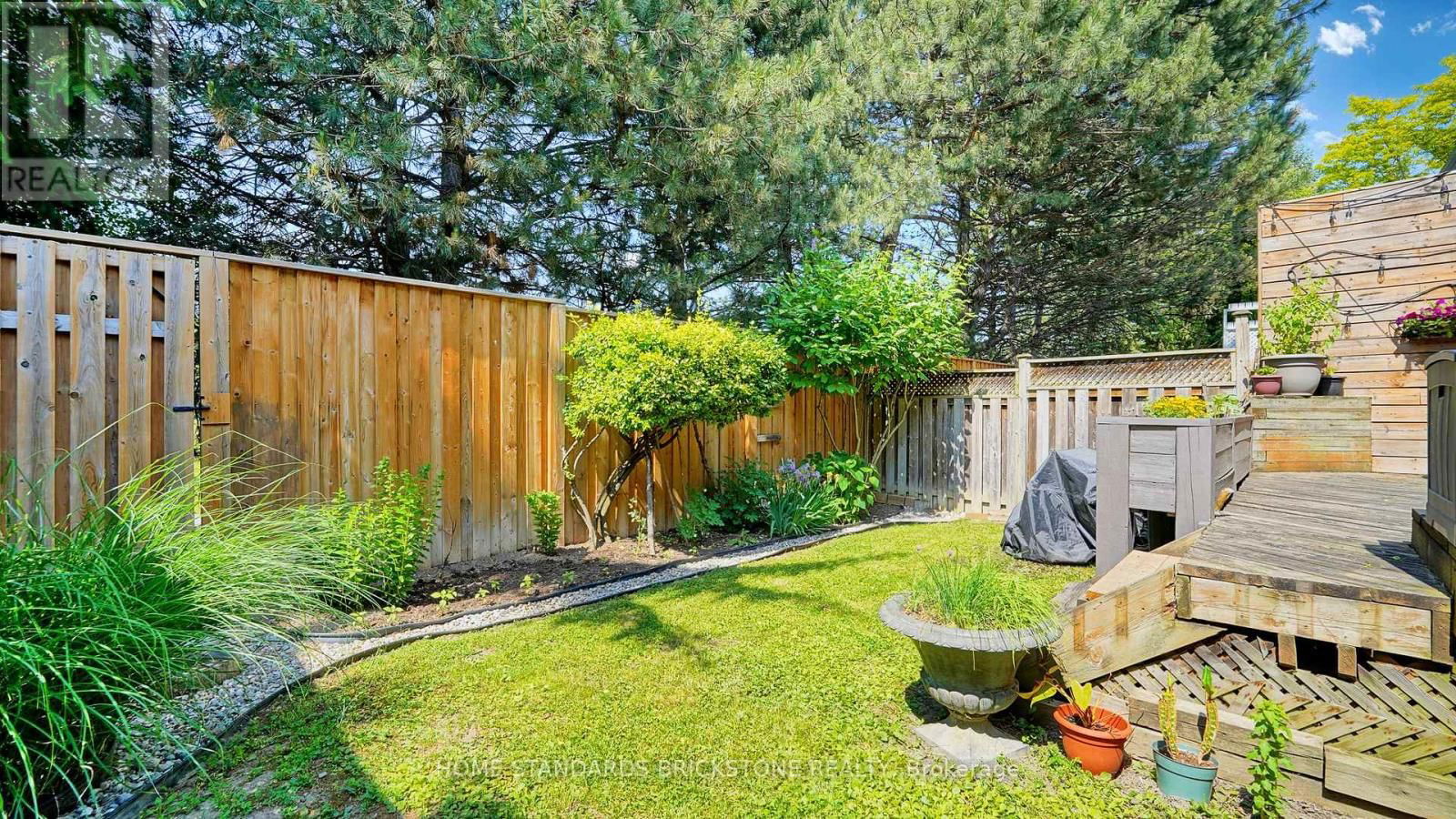 20 BROWNSTONE CIRCLE Image 28