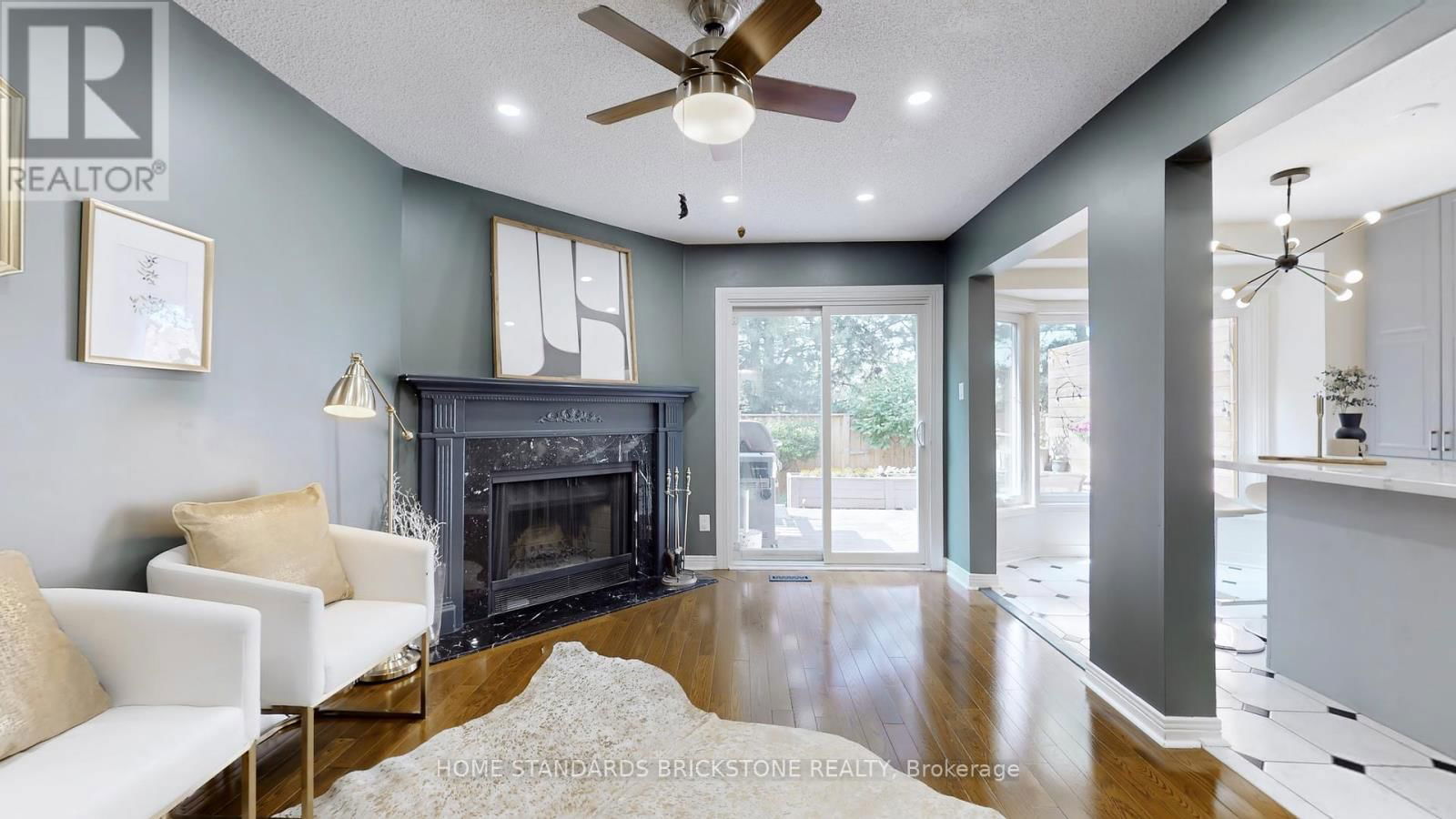 20 BROWNSTONE CIRCLE Image 5