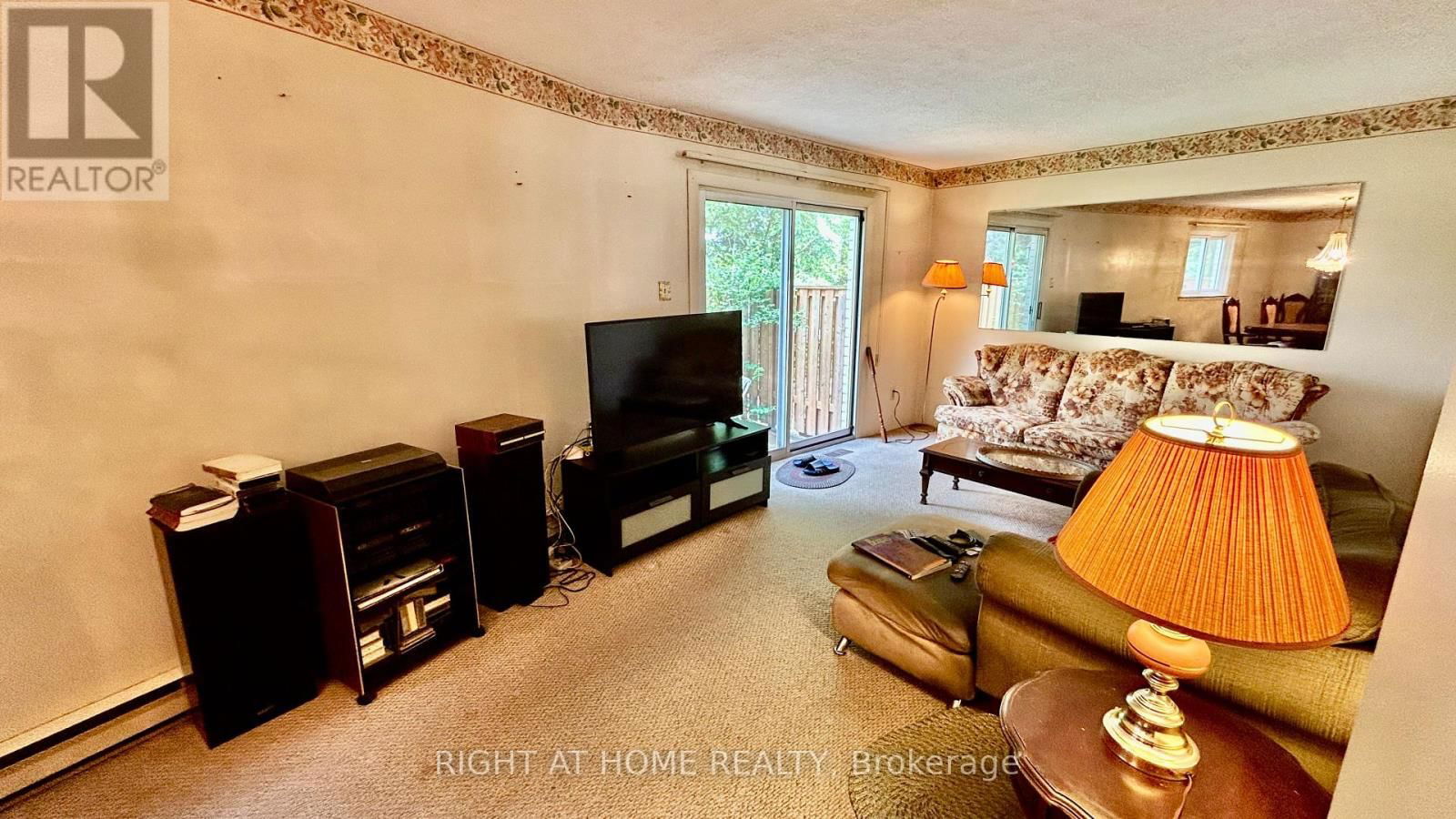 327 - 26 NILES WAY Image 9