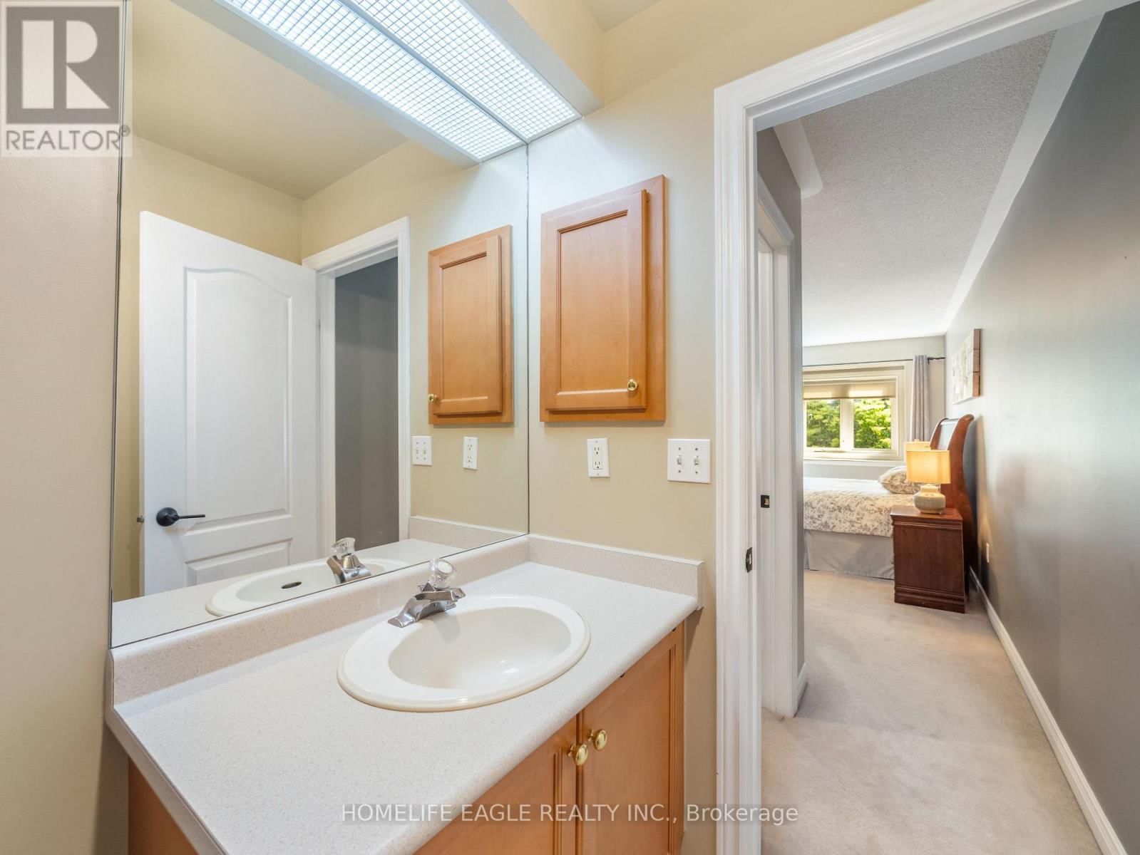 184 DENISE CIRCLE Image 15