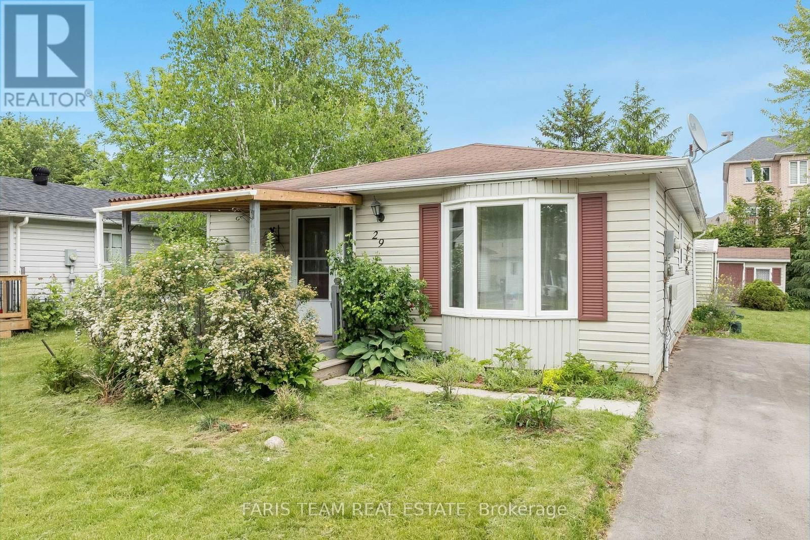 29 ROYAL OAK DRIVE Image 1