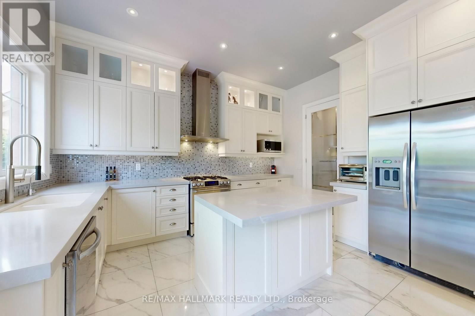 27 EMERALD HEIGHTS DRIVE Image 21