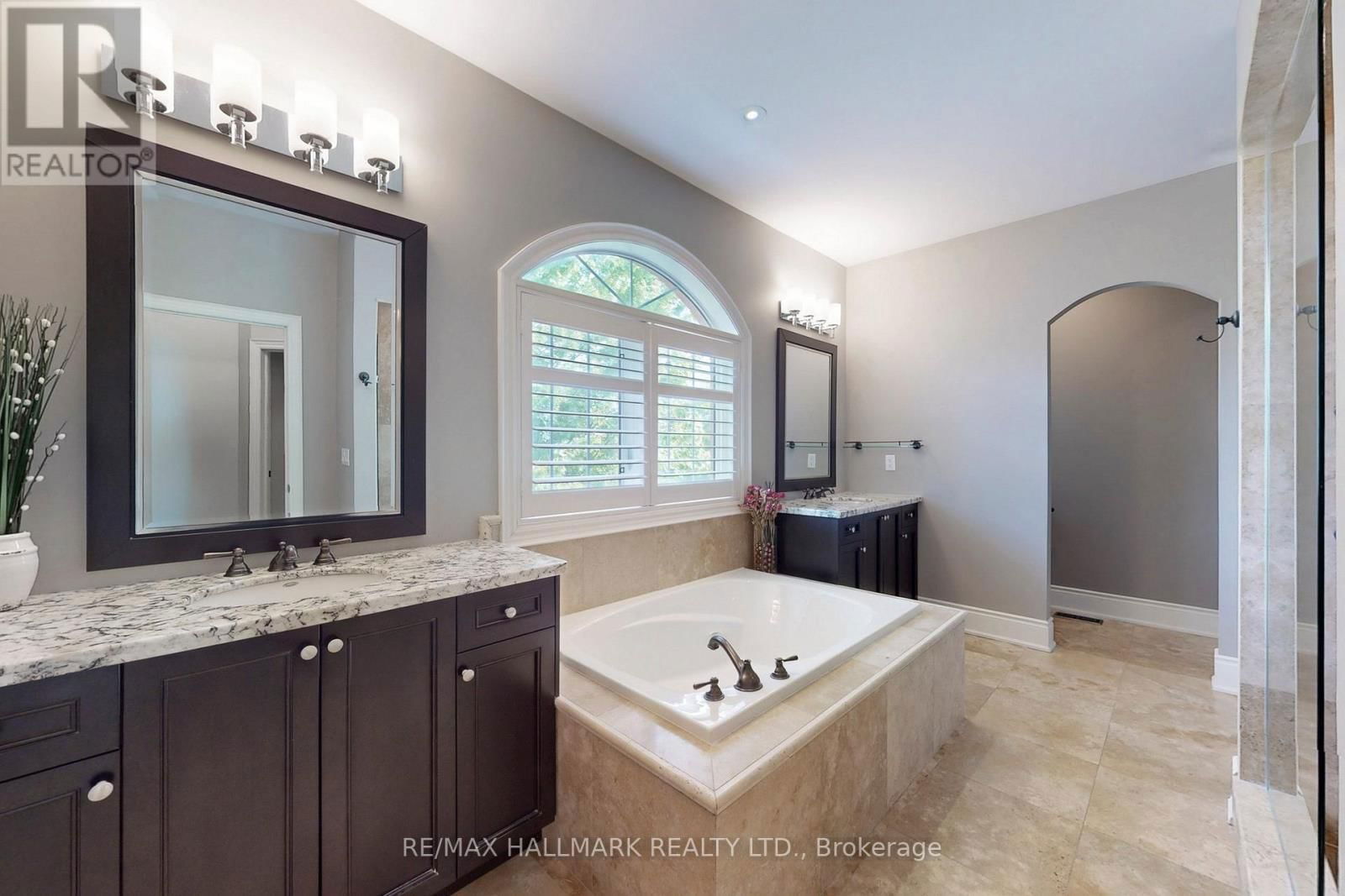 27 EMERALD HEIGHTS DRIVE Image 31