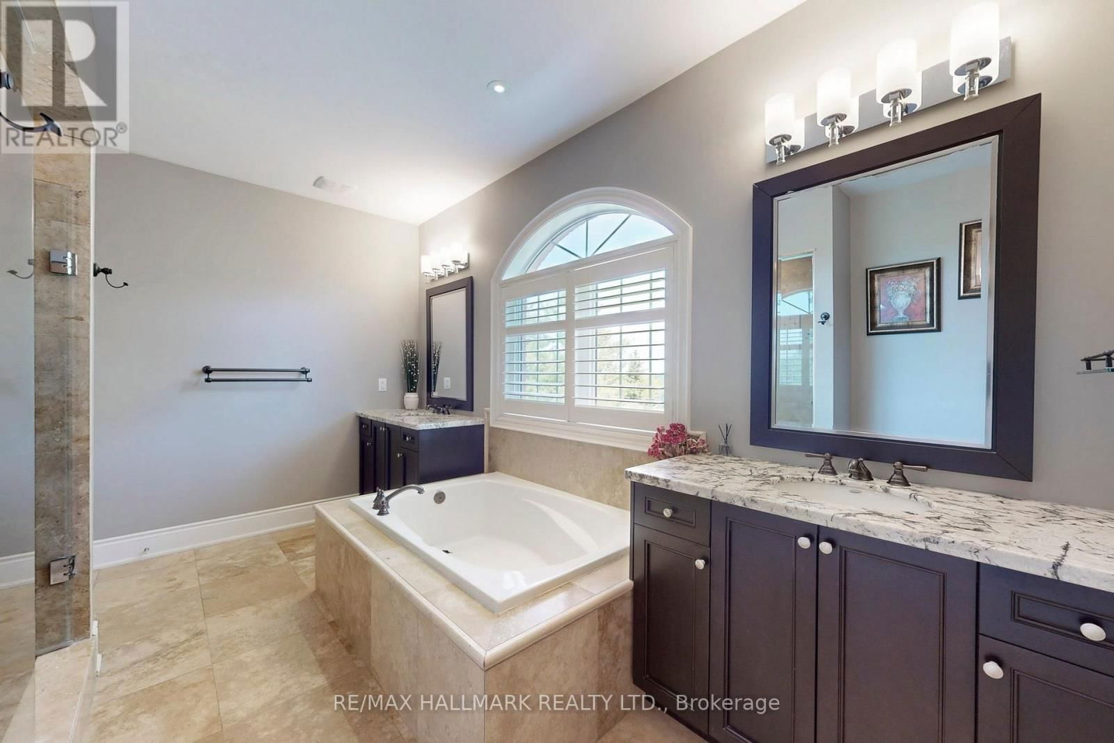 27 EMERALD HEIGHTS DRIVE Image 32