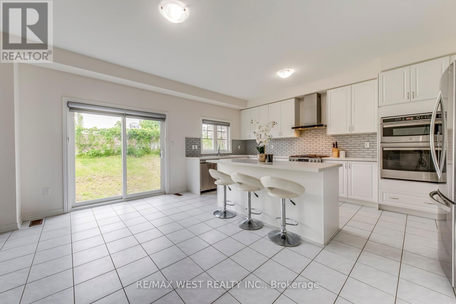286 DANNY WHEELER BOULEVARD Image 16