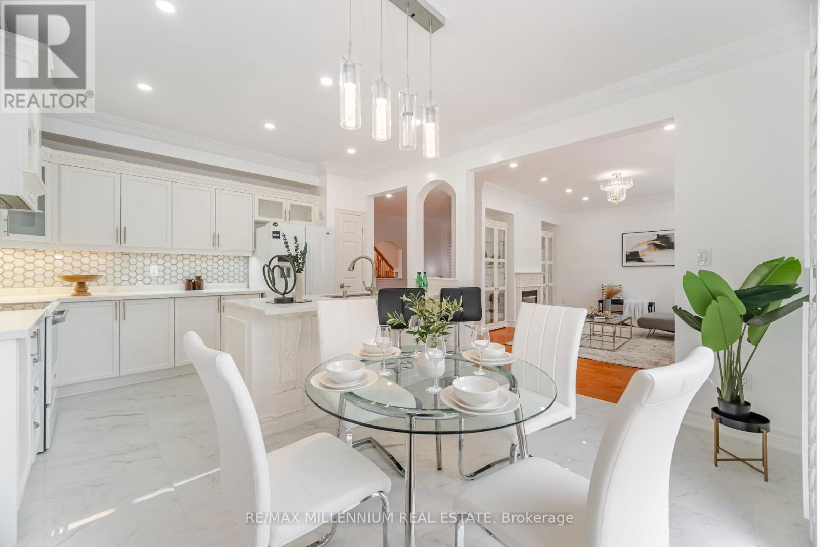 102 LAURIER AVENUE Image 16