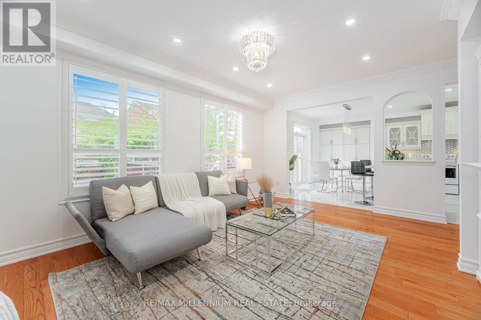 102 LAURIER AVENUE Image 17