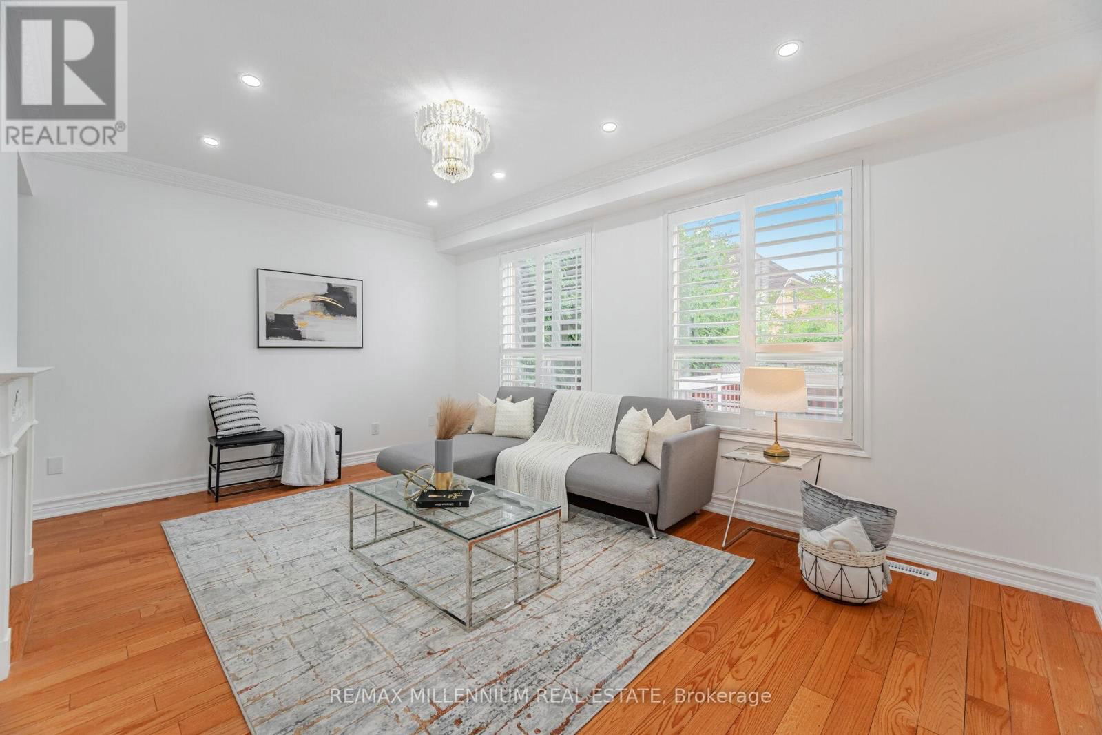 102 LAURIER AVENUE Image 18