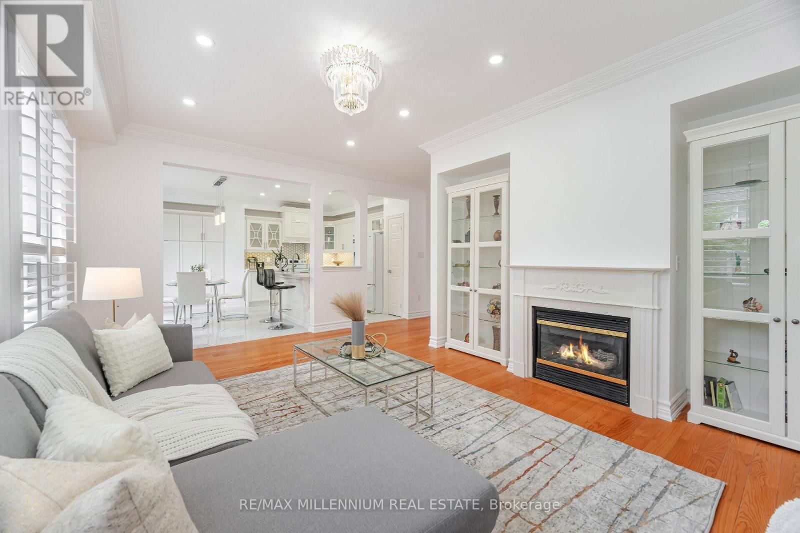 102 LAURIER AVENUE Image 19