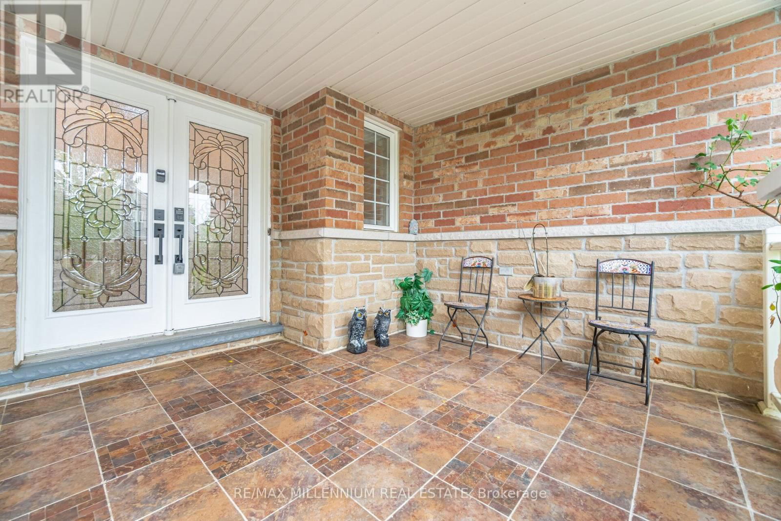 102 LAURIER AVENUE Image 2