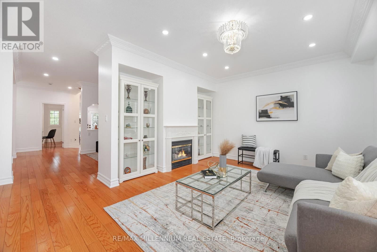 102 LAURIER AVENUE Image 20