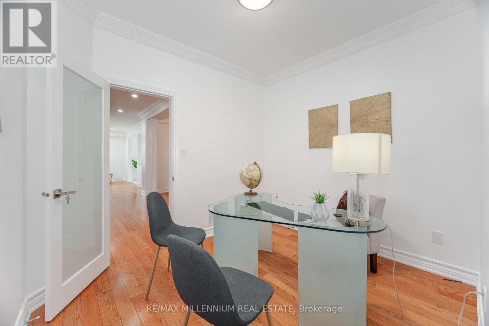 102 LAURIER AVENUE Image 21