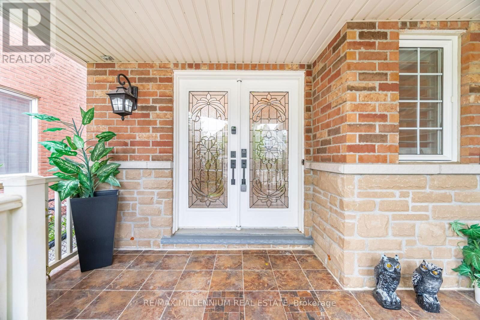 102 LAURIER AVENUE Image 3