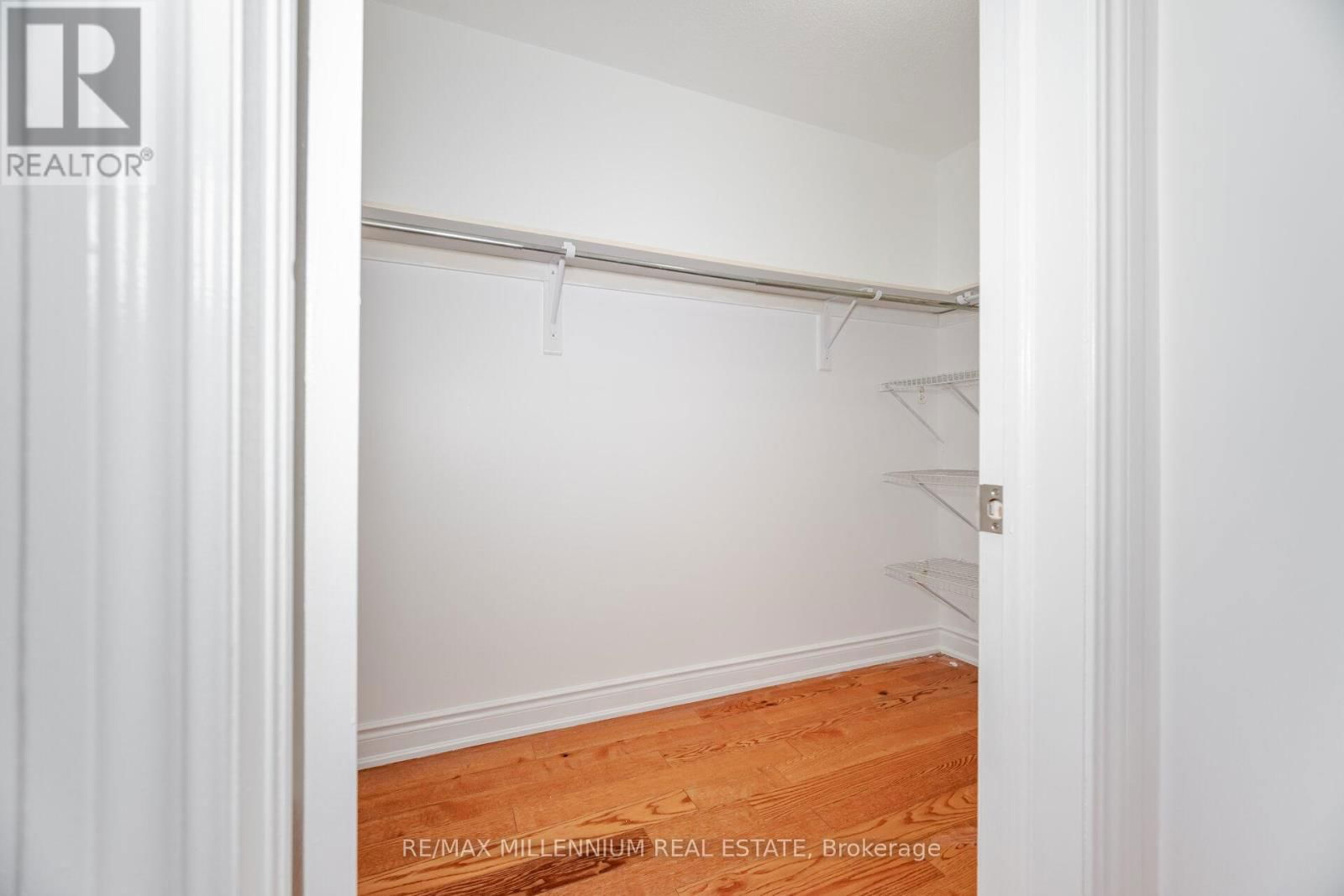 102 LAURIER AVENUE Image 33