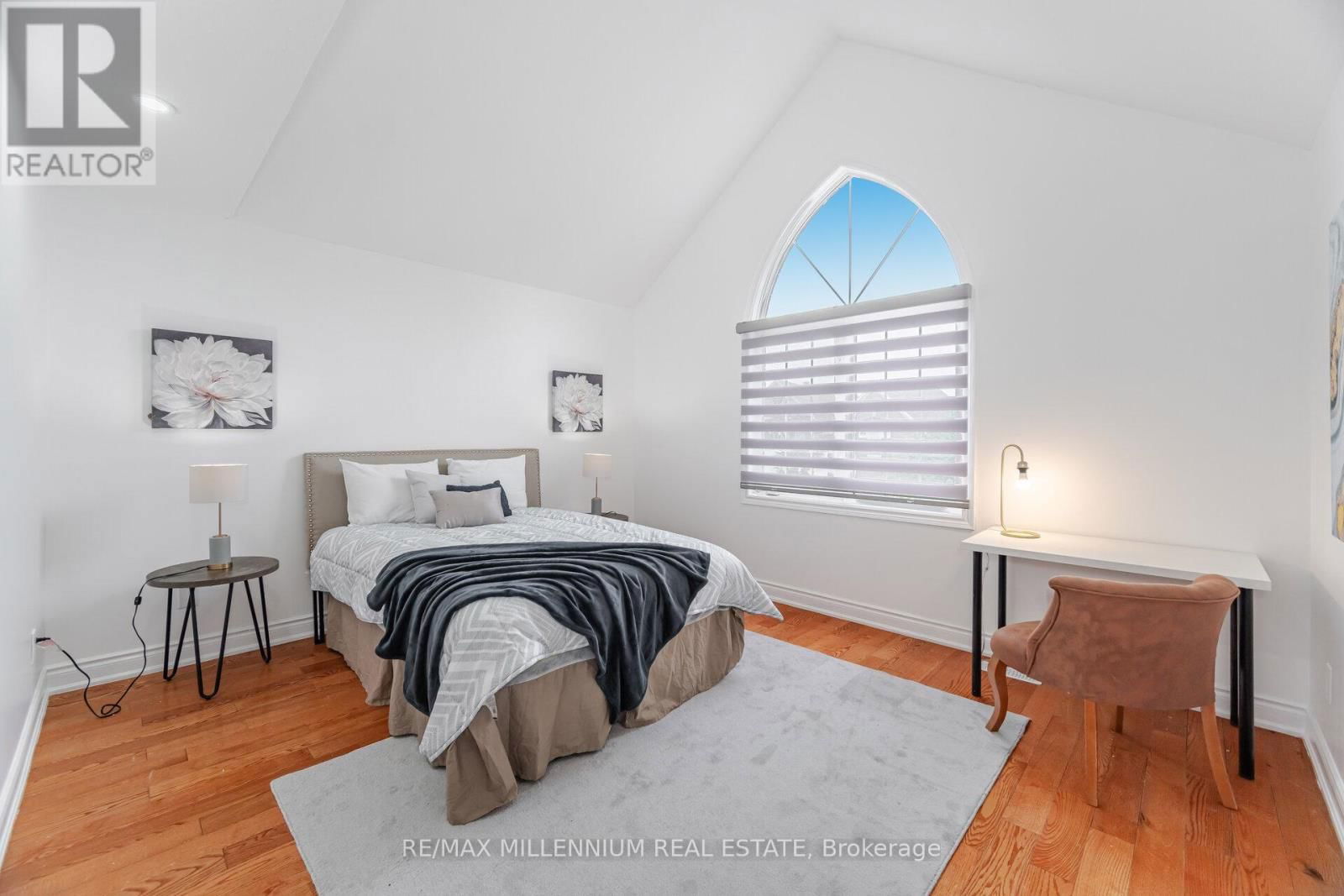 102 LAURIER AVENUE Image 34
