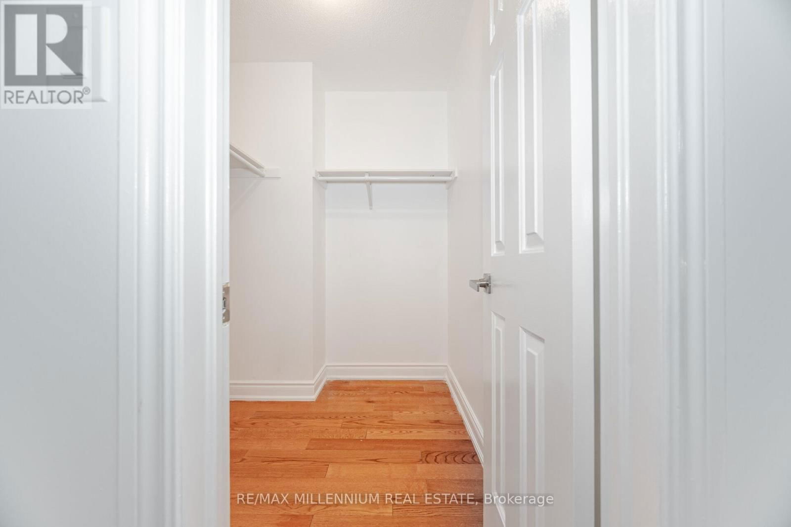 102 LAURIER AVENUE Image 36
